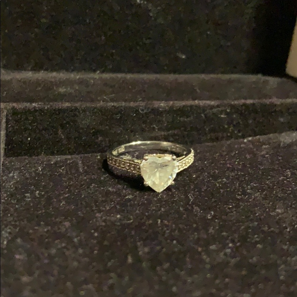 Ring - Picture 4 of 4